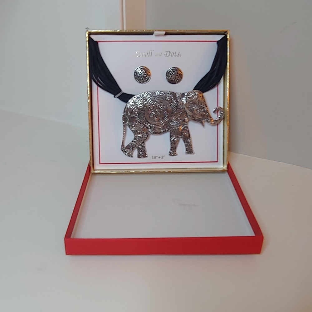NWT Scroll & Dots elephant necklace & stud earring